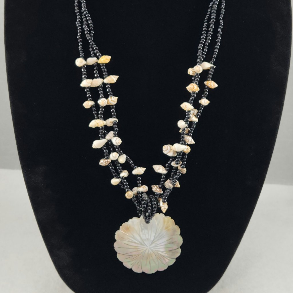 SeashellBead Necklace 414